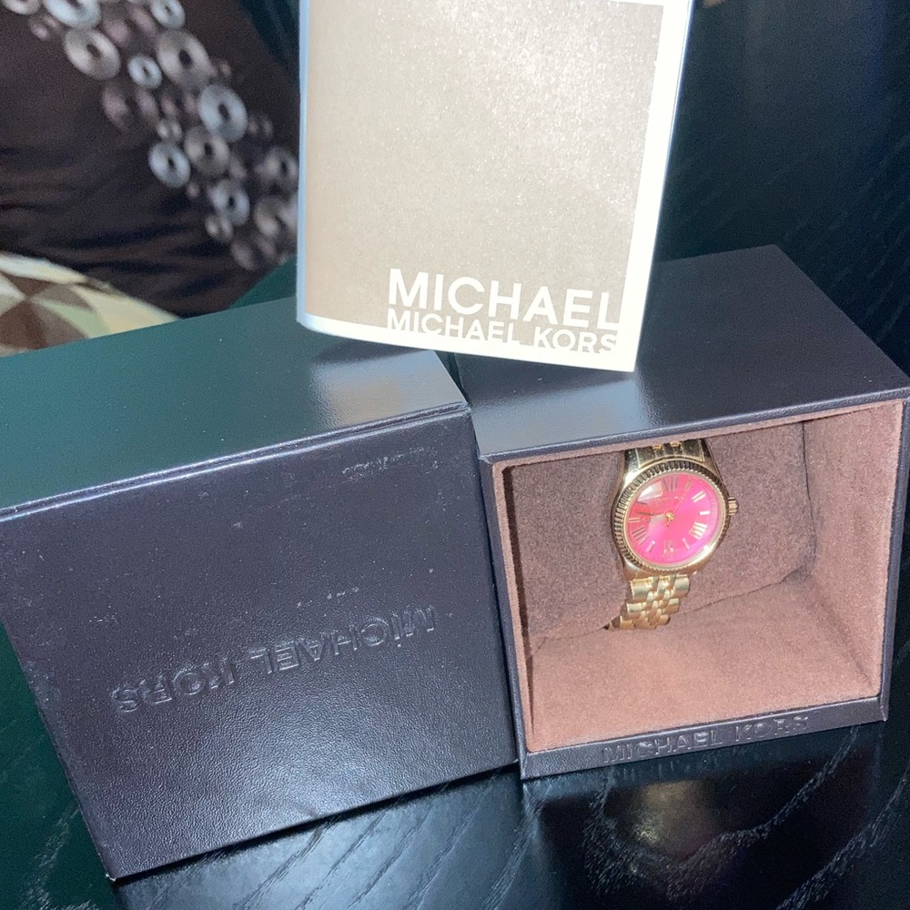 Michael Kors pink and gold watch - Picture 5 of 5